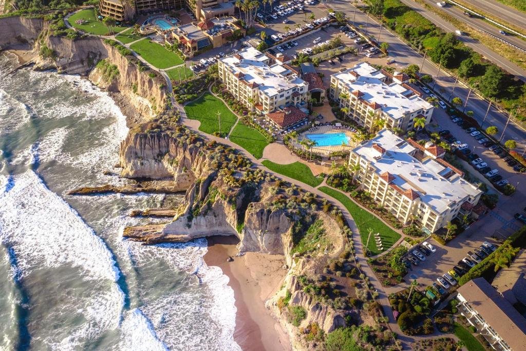 hotels with balcony in Pismo Beach