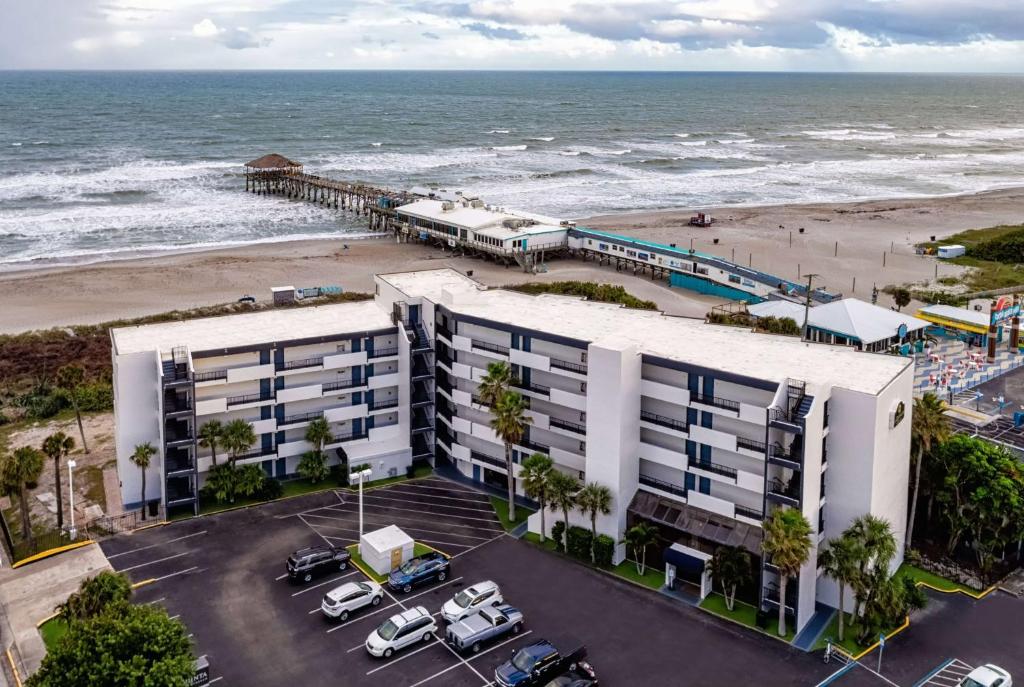 hotels with balcony in Cocoa Beach