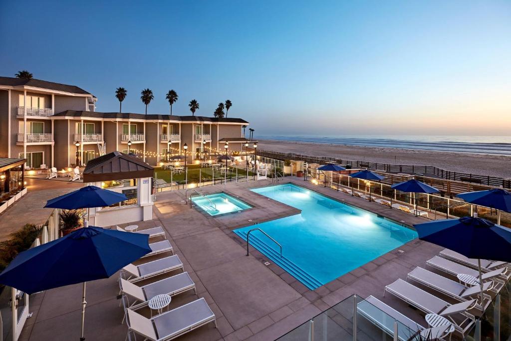 hotels with balcony in Pismo Beach