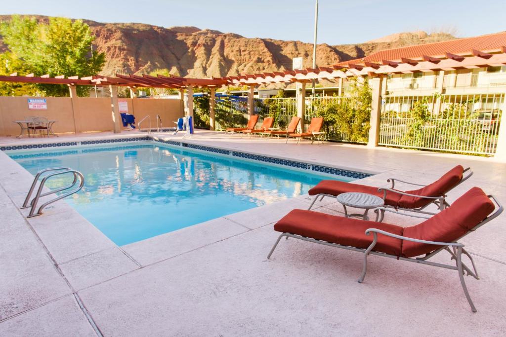 hotels with balcony in Moab