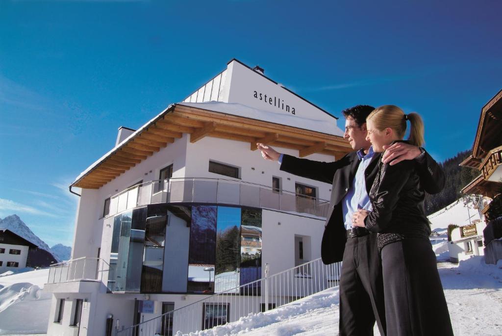 hotels with balcony in Ischgl