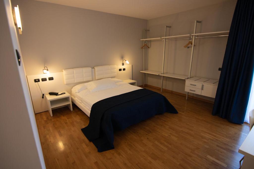 hotels with balcony in Reggio Emilia