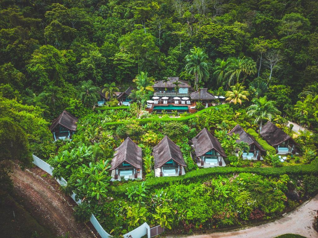 hotels with balcony in Uvita