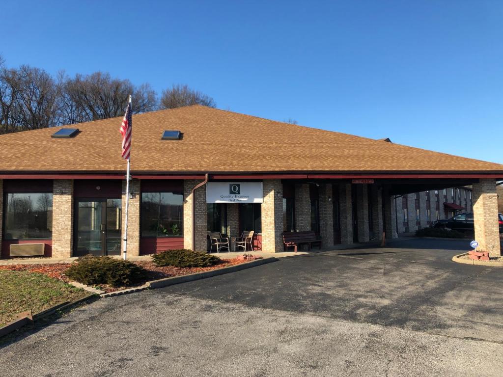 hotels with balcony in West Virginia