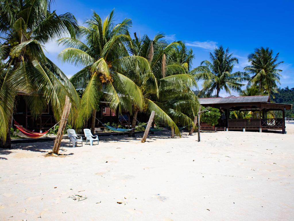 hotels with balcony in Tioman Island