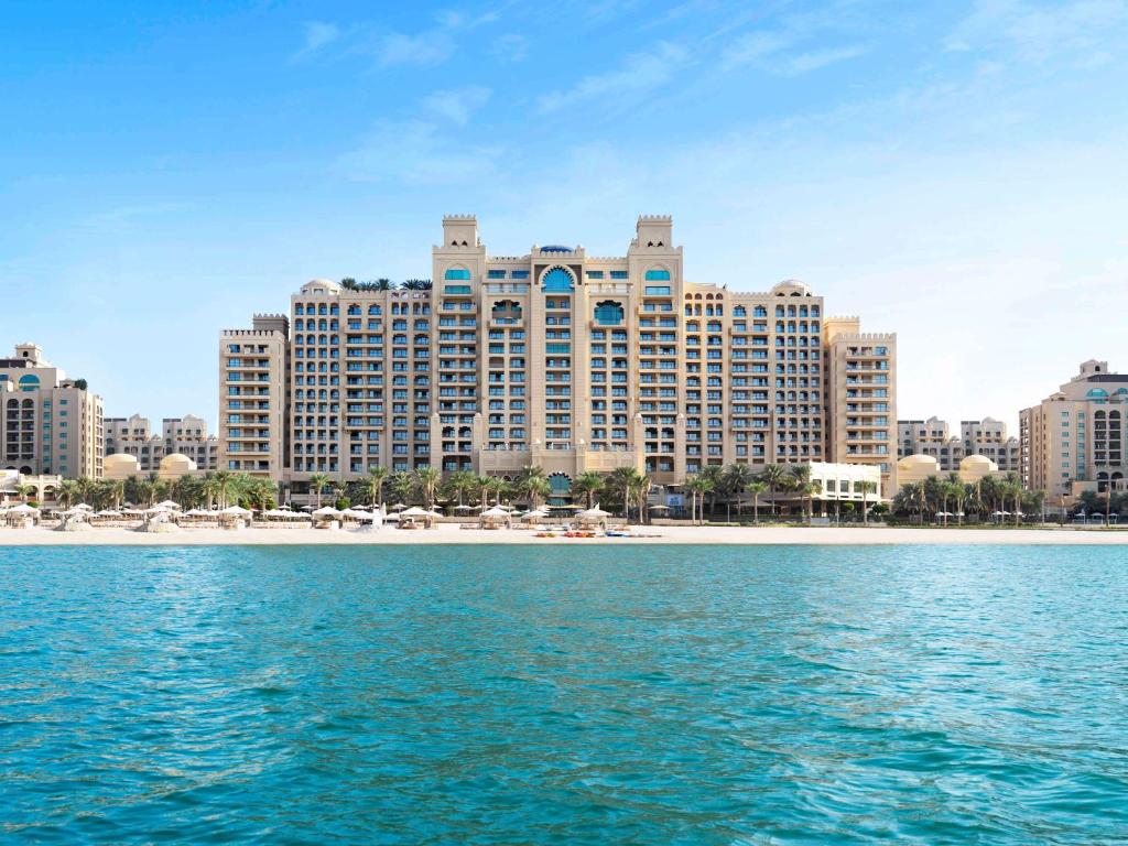 hotels with balcony in Dubai Palm Jumeirah