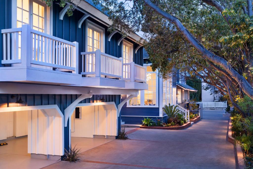 hotels with balcony in Santa Barbara United States Goleta