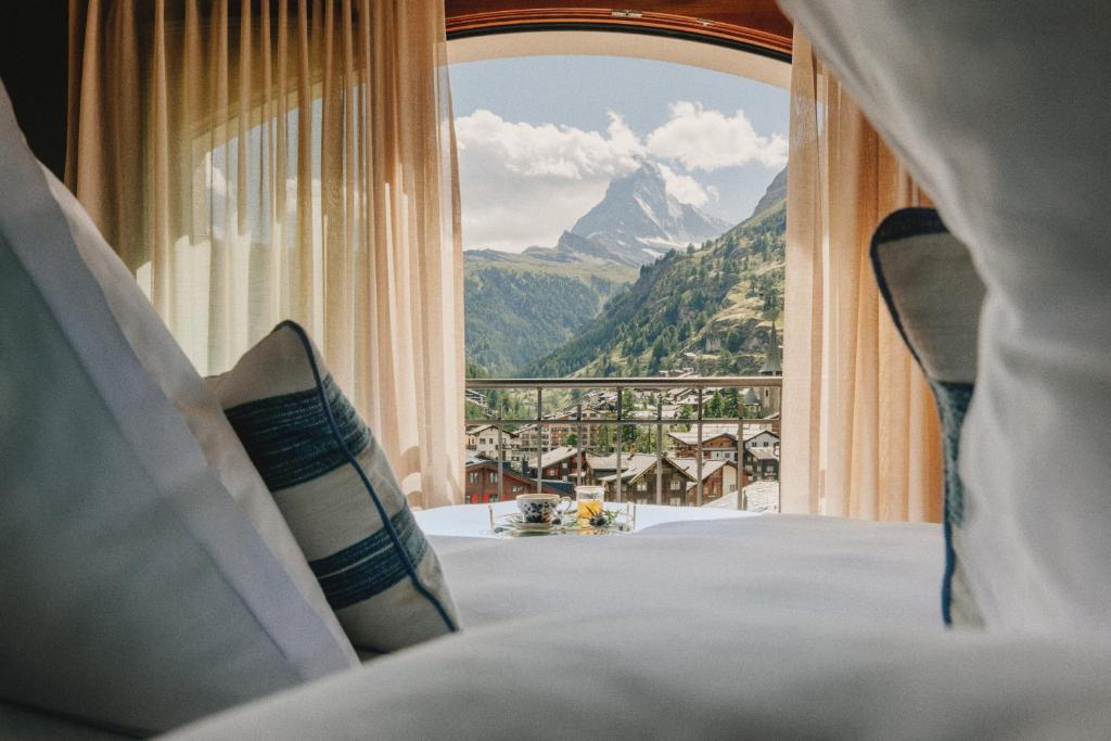 hotels with balcony in Zermatt