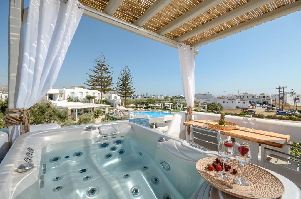 hotels with balcony in Naxos