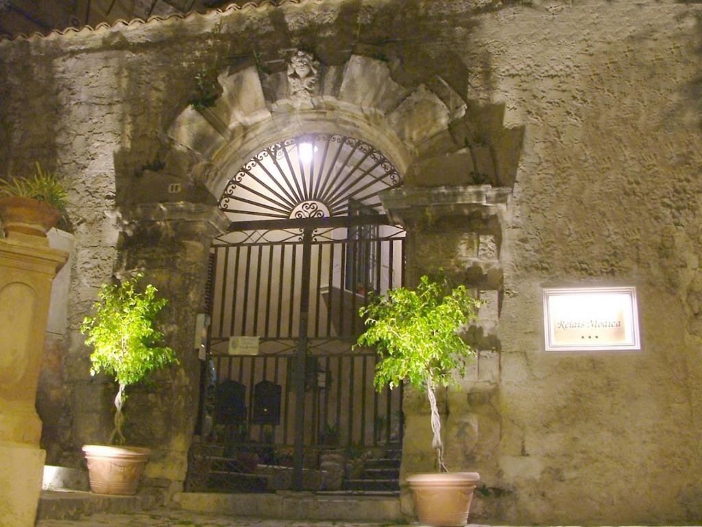 hotels with balcony in Modica