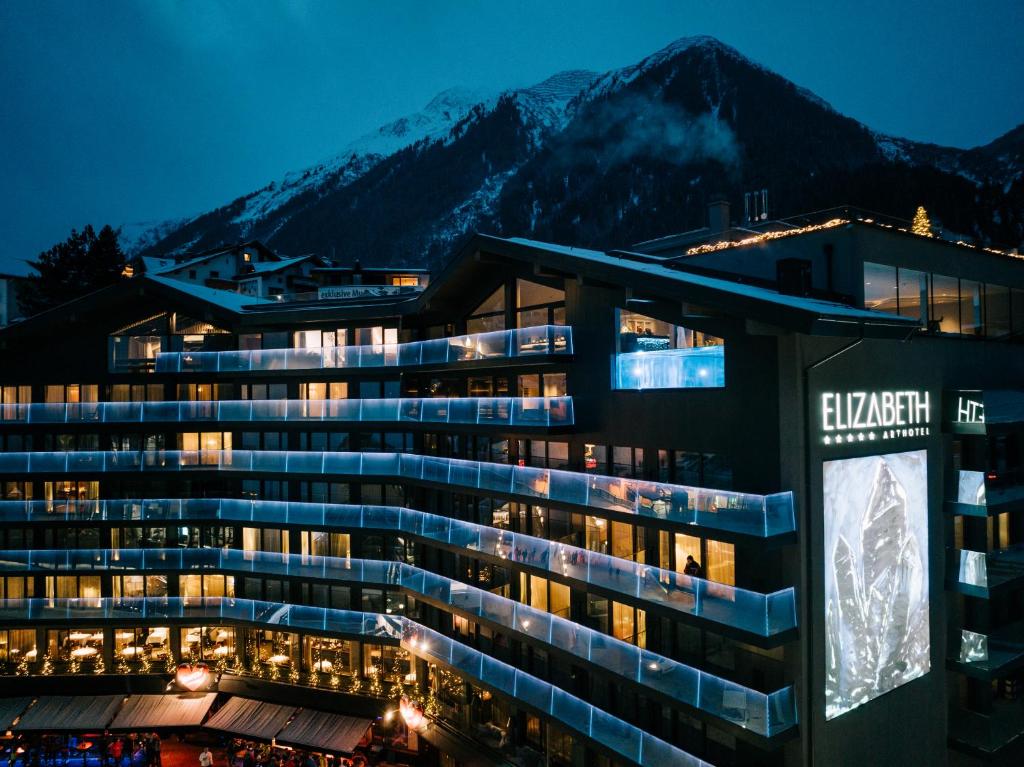 hotels with balcony in Ischgl