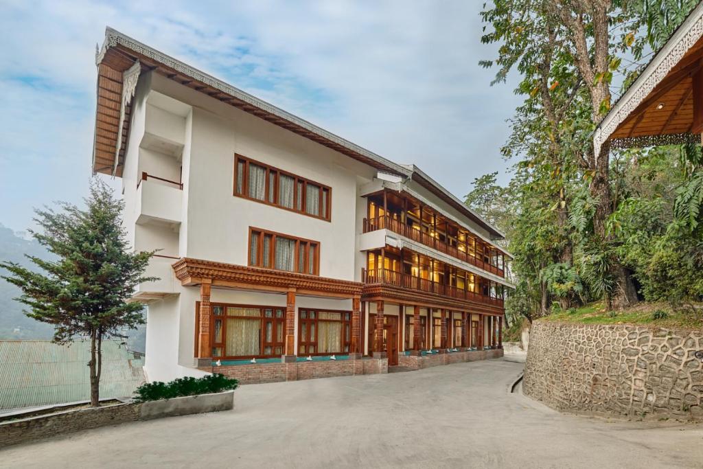 hotels with balcony in Gangtok Namgyal Institute Of Tibetology