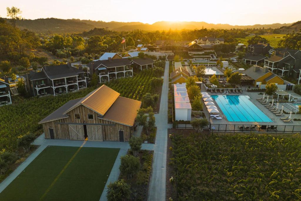 hotels with balcony in Calistoga