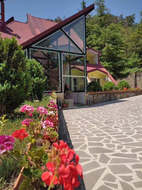 hotels with balcony in Borjomi