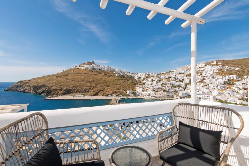 hotels with balcony in Astypalaia