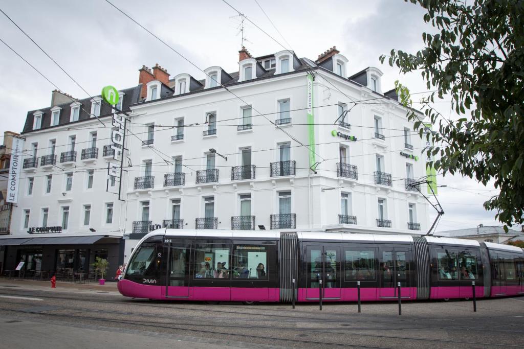 hotels with balcony in Dijon