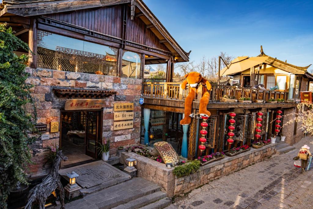 hotels with balcony in Lijiang