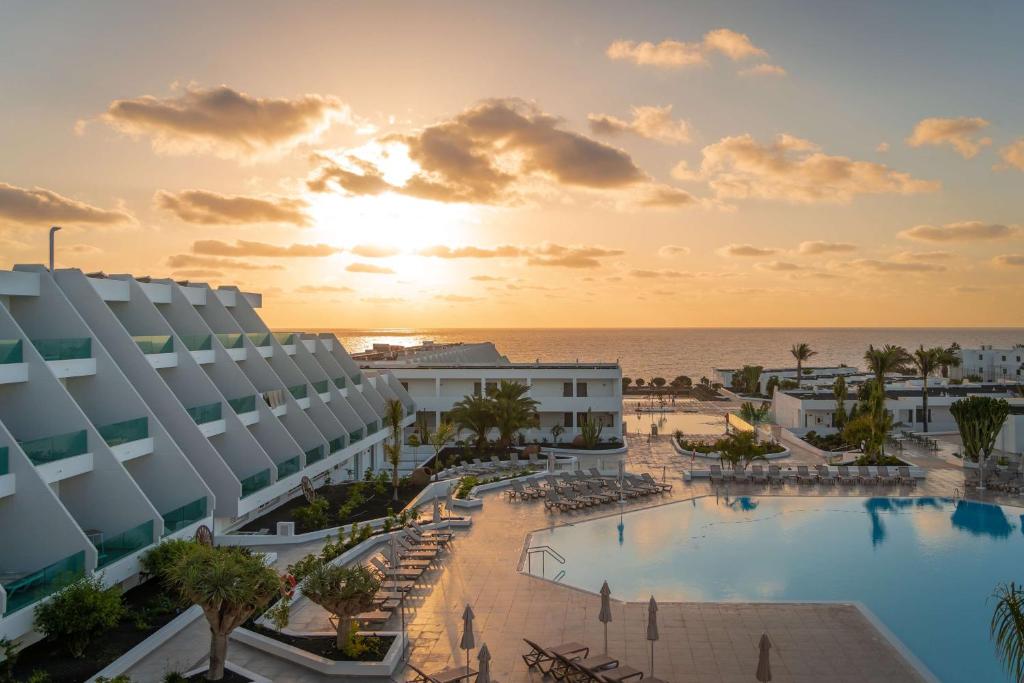 hotels with balcony in Costa Teguise