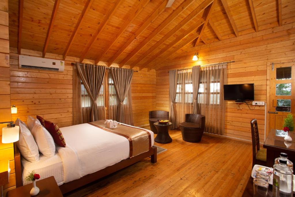 hotels with balcony in Madikeri