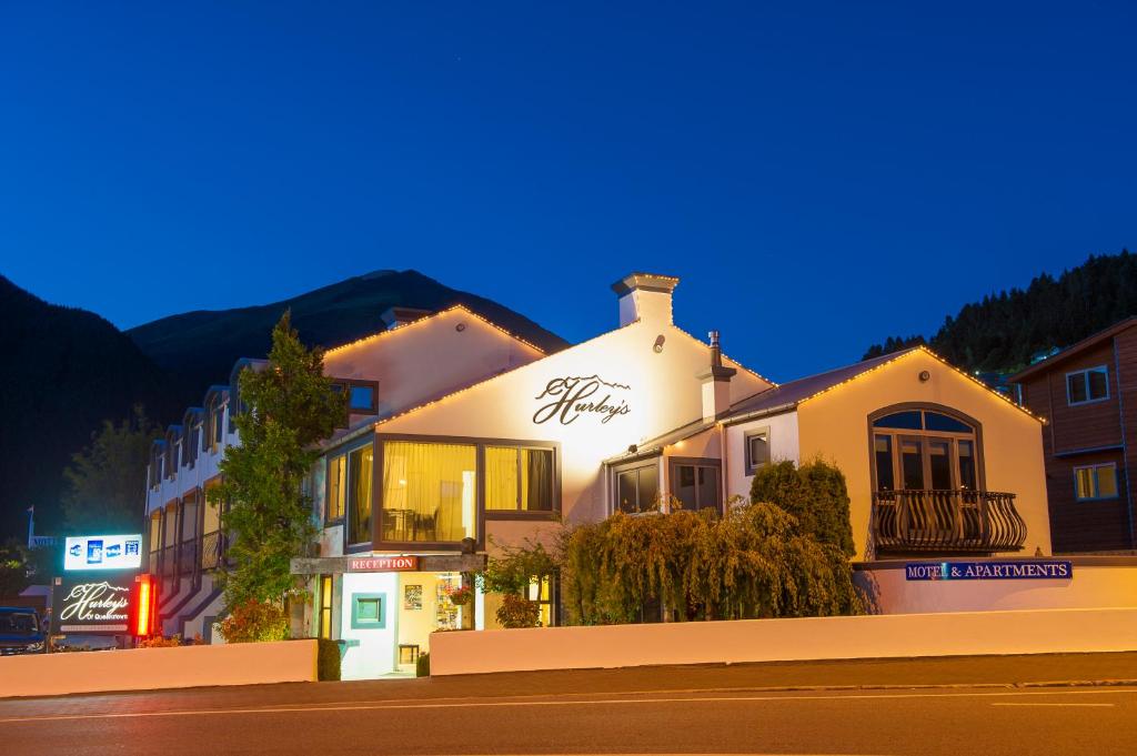 hotels with balcony in Queenstown New Zealand