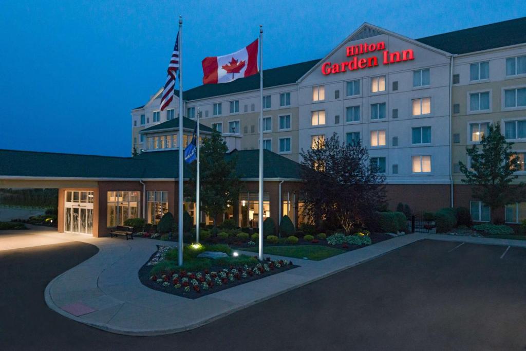 hotels with balcony in Buffalo