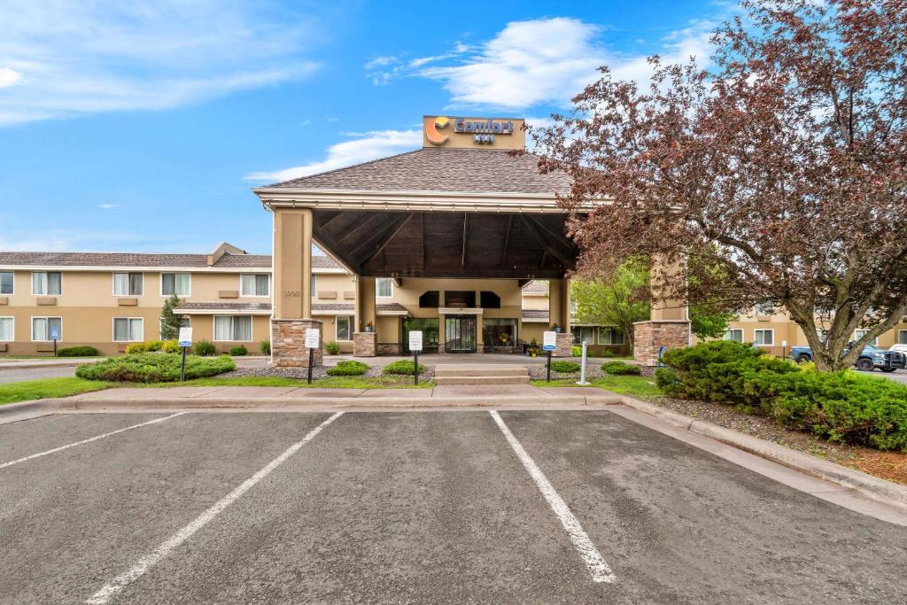 hotels with balcony in Duluth