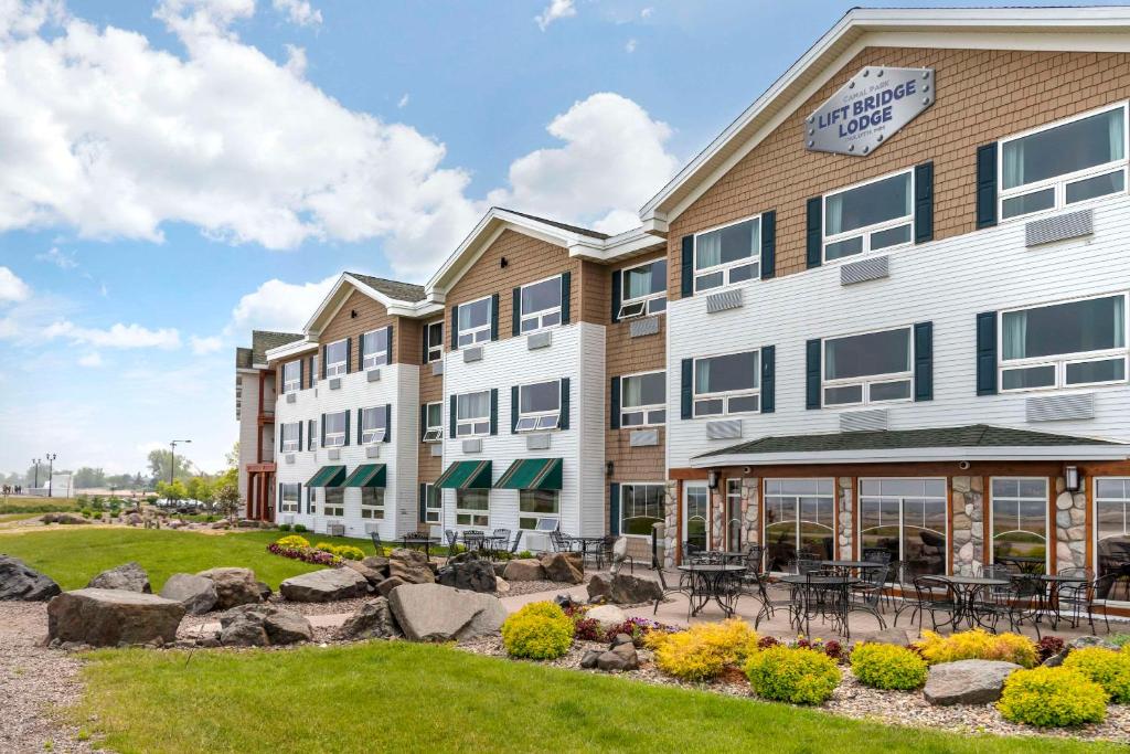 hotels with balcony in Minnesota