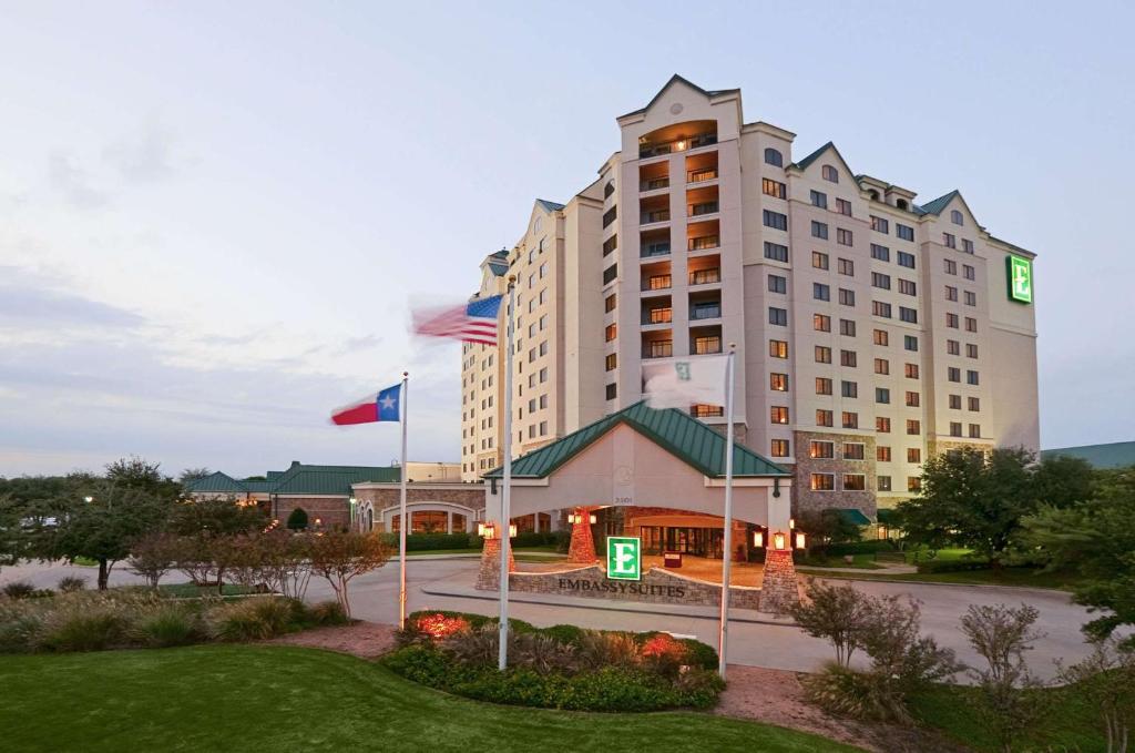 hotels with balcony in Dallas Fort Worth Metropolitan Area