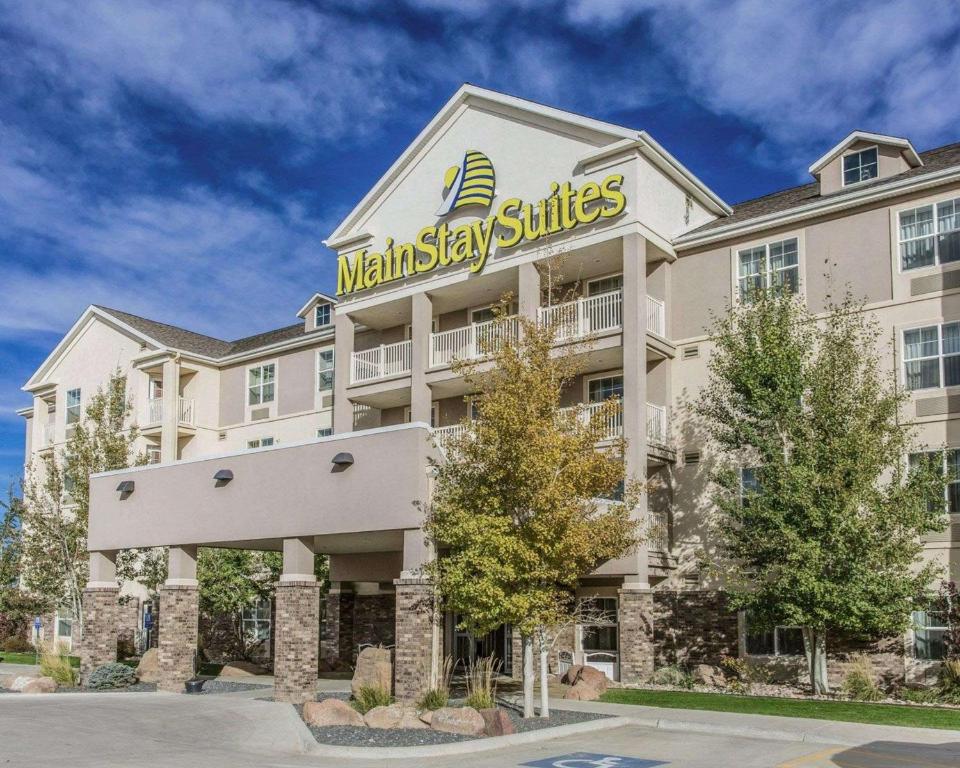 hotels with balcony in Wyoming