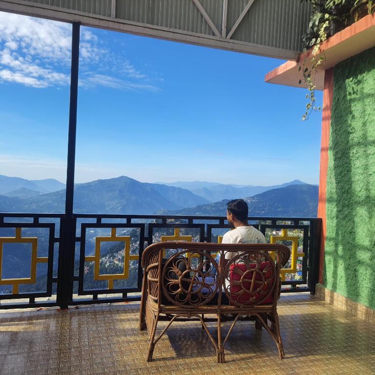 hotels with balcony in Gangtok Flower Exhibition Centre   Ridge Park