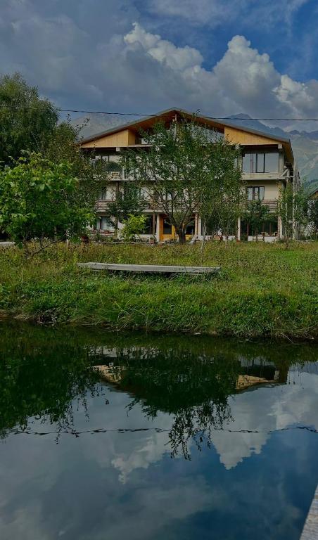 hotels with balcony in Mestia Chalaadi Glacier