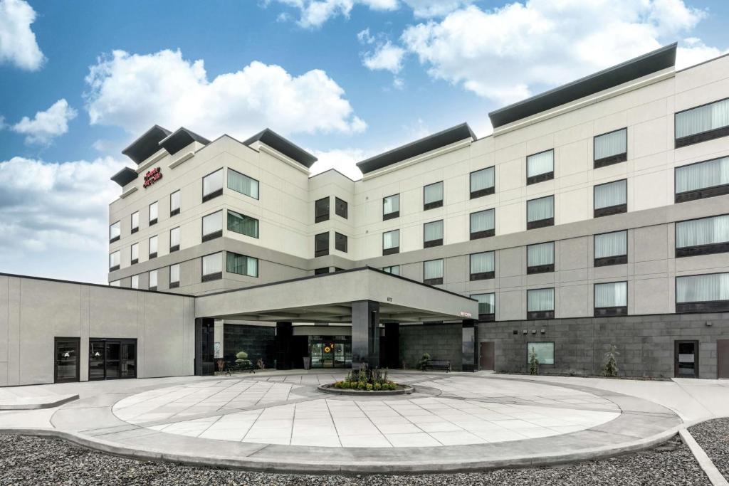 hotels with balcony in Spokane