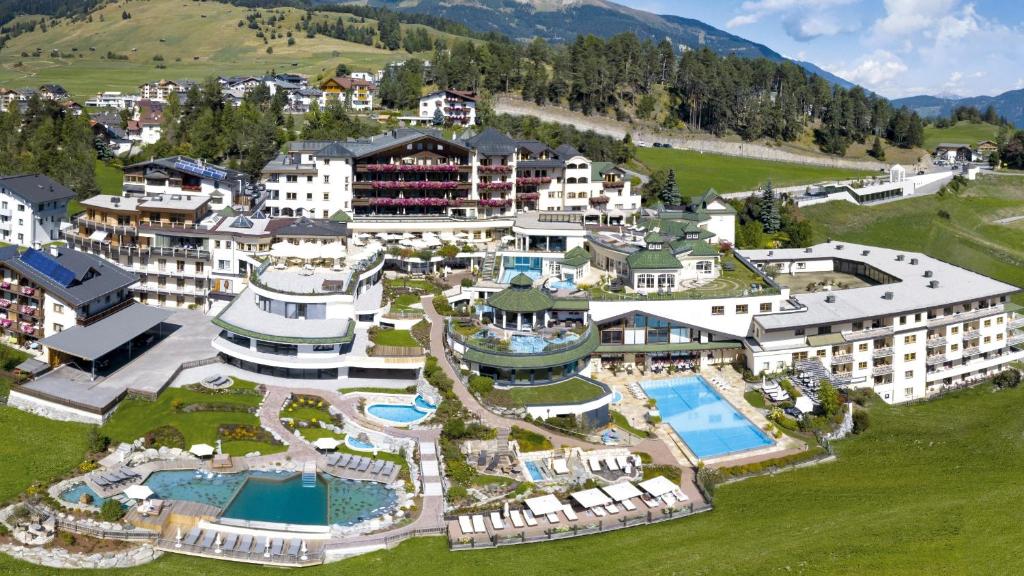 hotels with balcony in Serfaus