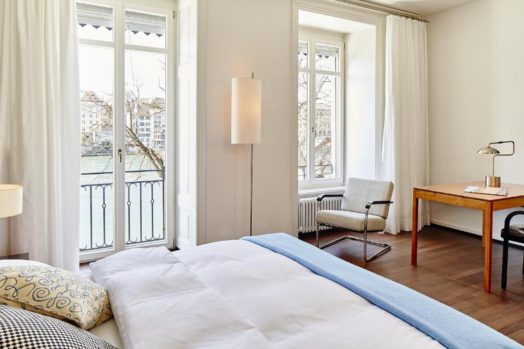 hotels with balcony in Basel