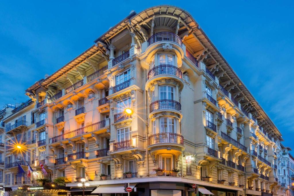 hotels with balcony in Nice Nice Port