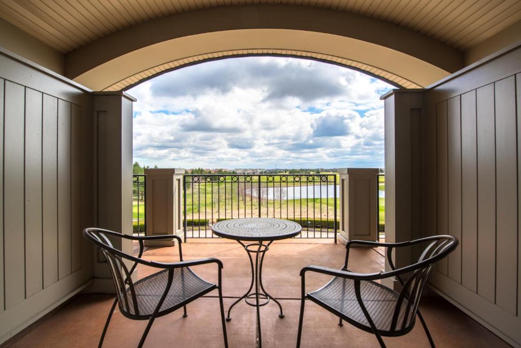 hotels with balcony in Illinois