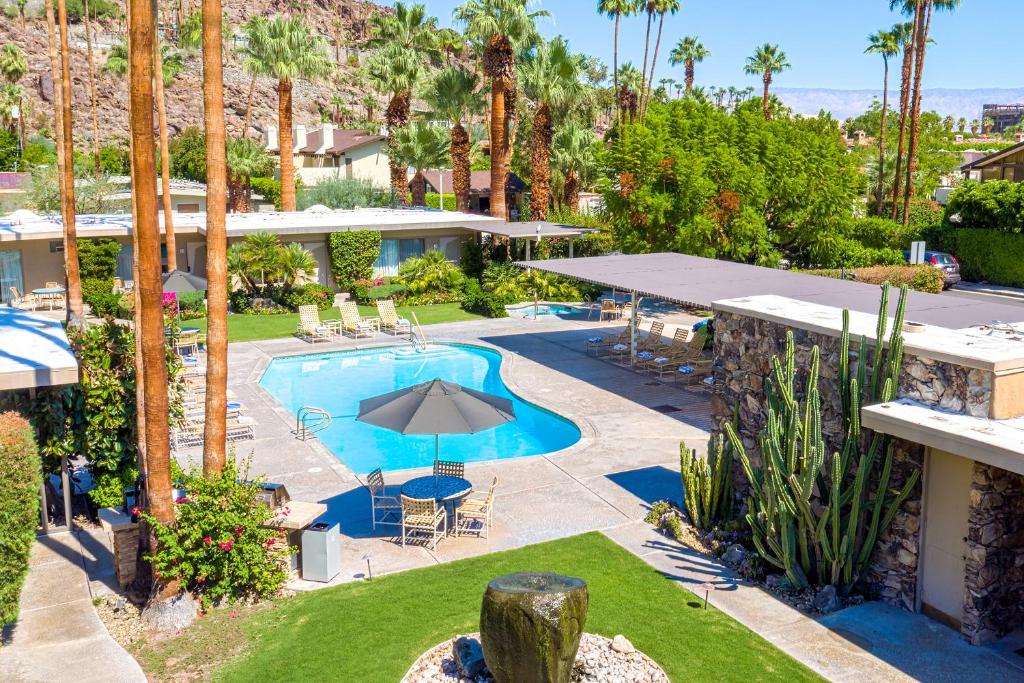 hotels with balcony in Palm Springs Palm Springs Art Museum