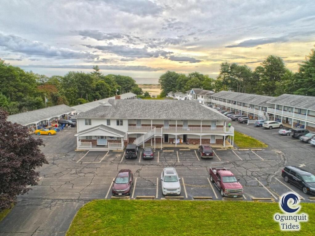 hotels with balcony in Ogunquit