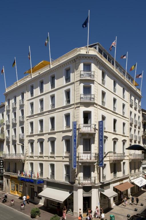 hotels with balcony in Cannes