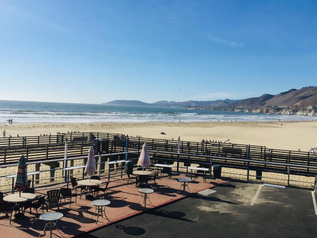 hotels with balcony in Pismo Beach