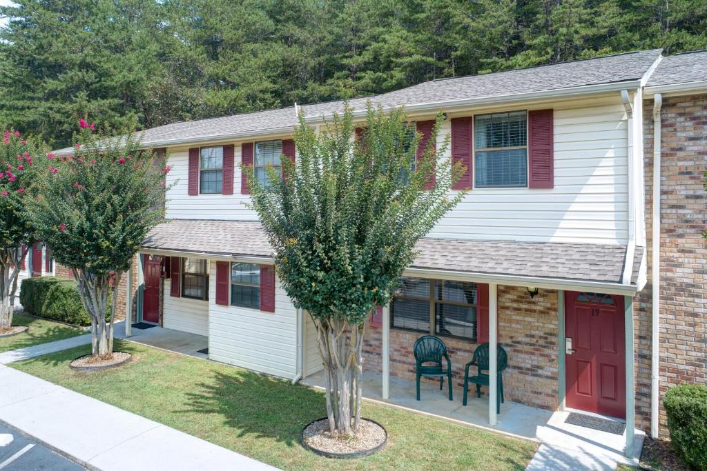 hotels with balcony in Pigeon Forge The Great Smoky Mountain Wheel