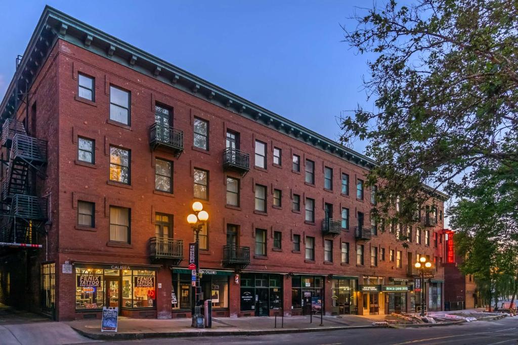 hotels with balcony in Seattle