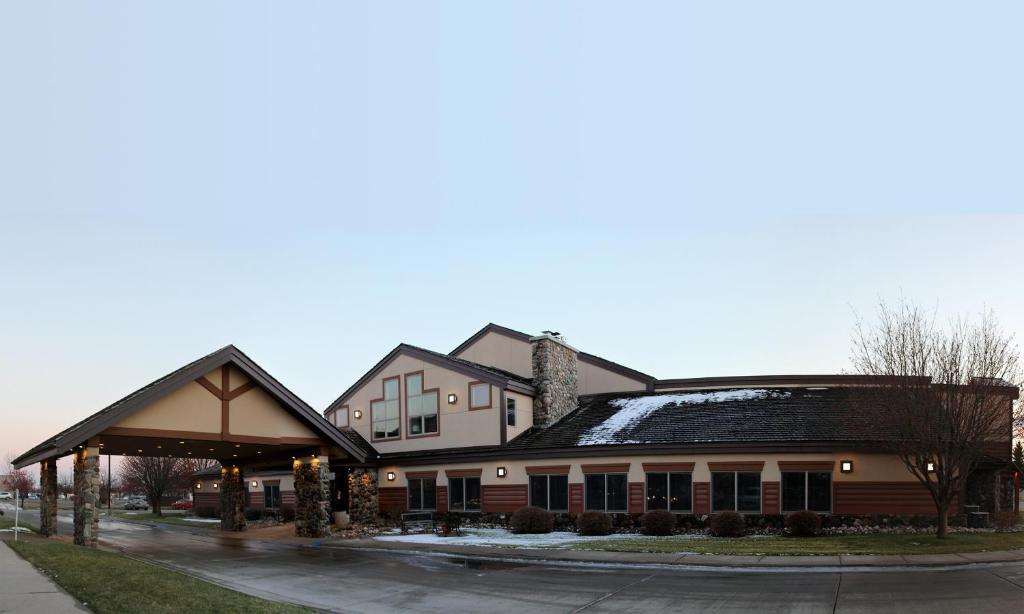 hotels with balcony in North Dakota