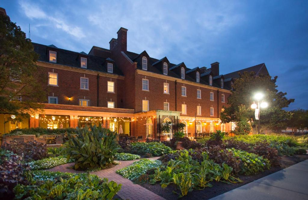 hotels with balcony in Oklahoma