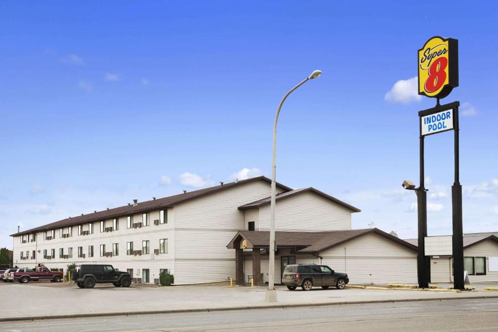 hotels with balcony in North Dakota