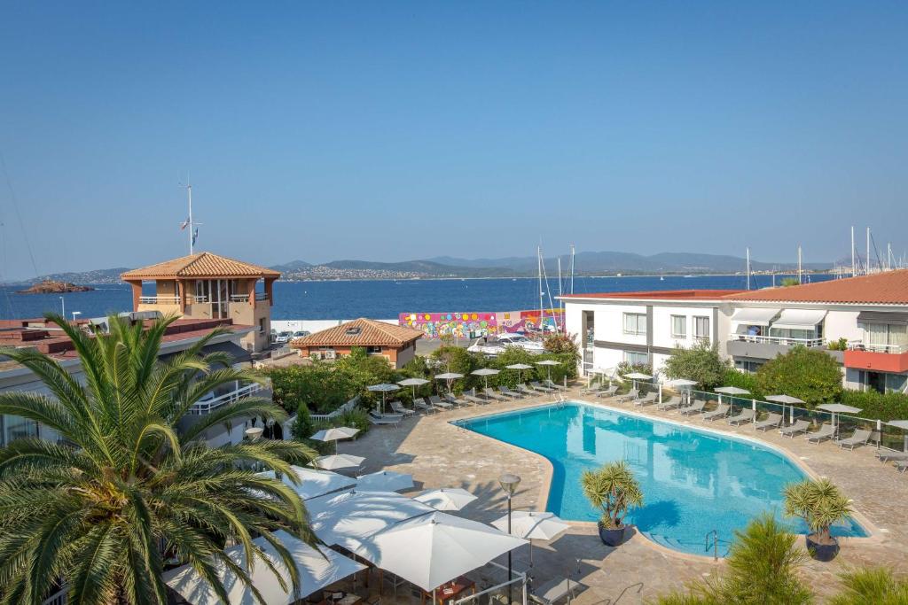 hotels with balcony in Saint Raphael