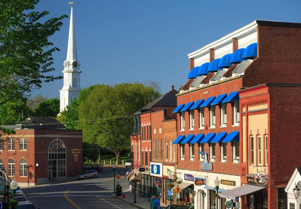 hotels with balcony in Camden