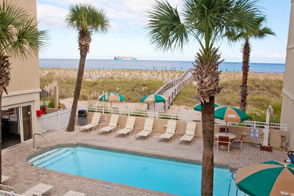 hotels with balcony in Tybee Island