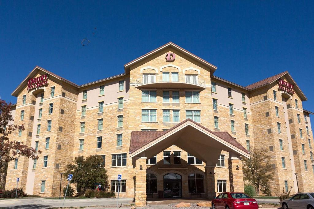 hotels with balcony in Amarillo