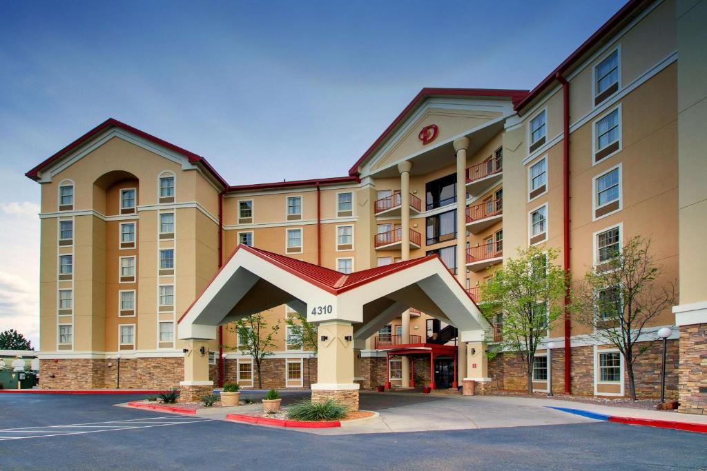 hotels with balcony in Albuquerque United States